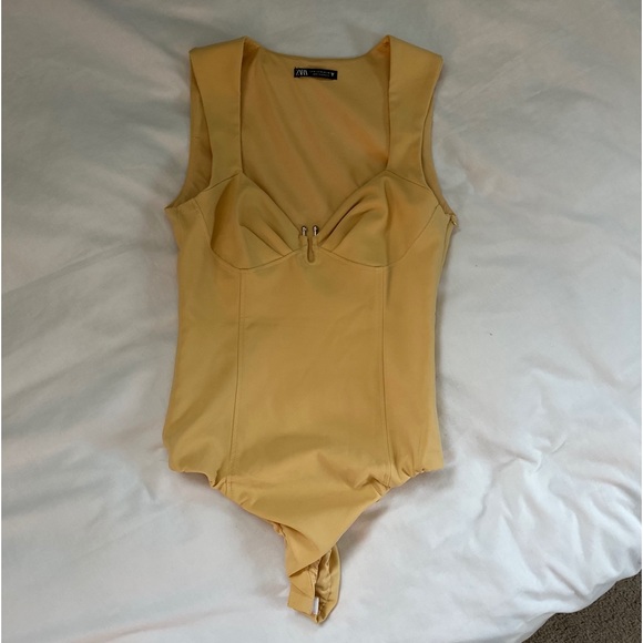 Zara Bodysuit - Picture 1 of 2